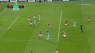 翻修球场，“连滚带爬”为的是“从从容容”