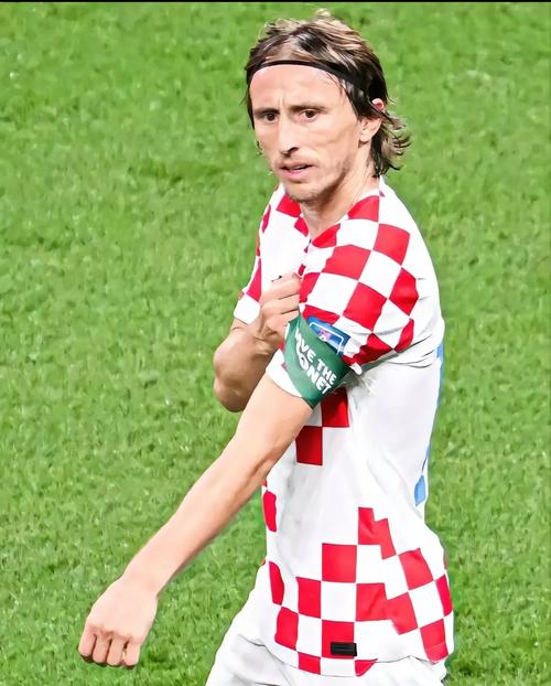 足球中超重金投入青训，多所足球学校开建