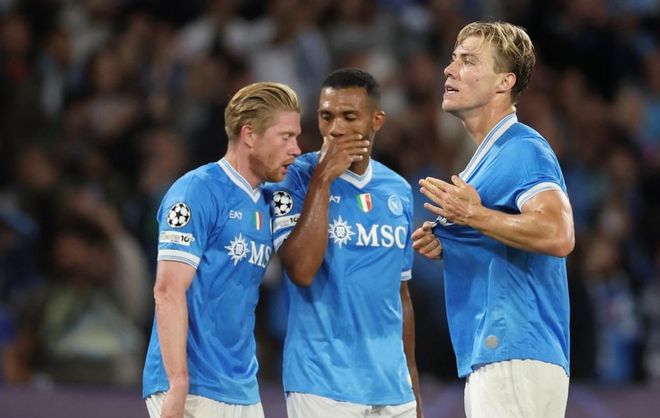 国乒8-2战胜法国队，豪取六连胜，王曼昱轰出11：2，梁靖崑丢两局